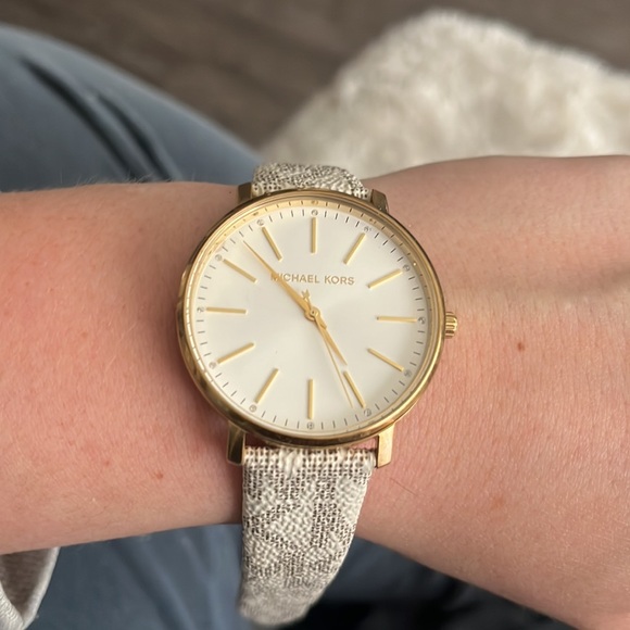 Michael Kors women’s watch - Picture 3 of 3